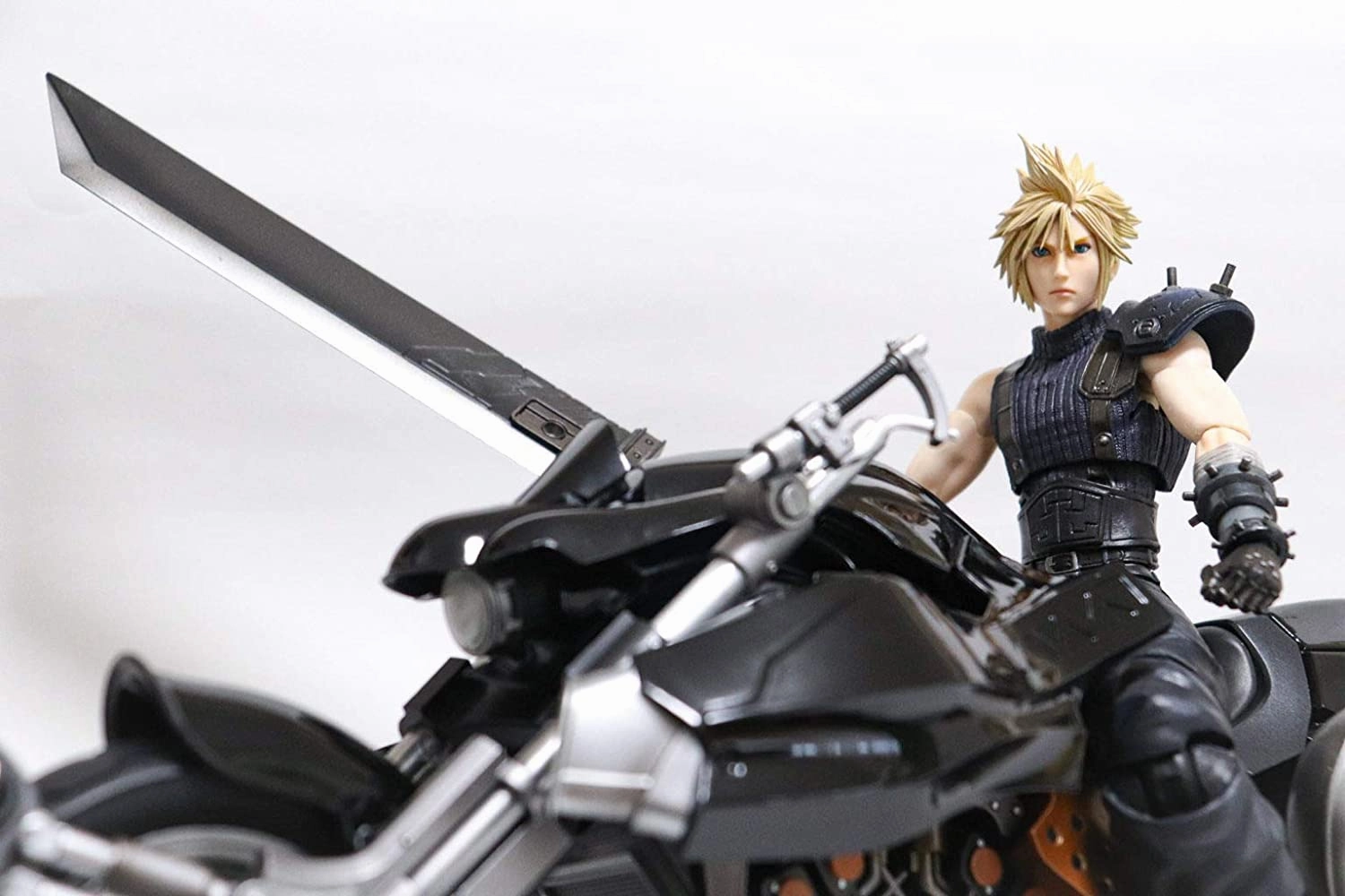 Chibi Item Final Fantasy VII Remake PLAY ARTS Kai Cloud Strife & Hardy-Daytona